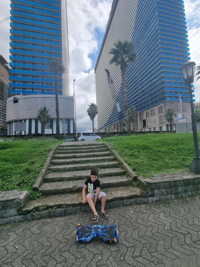 Orbi City Sea View Batoemi Buitenkant foto