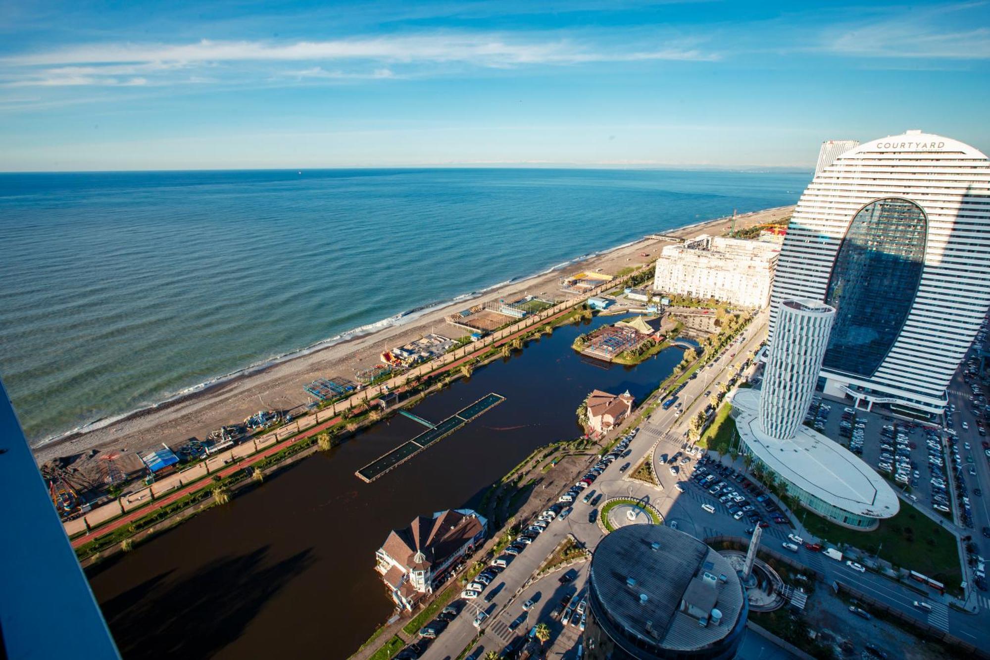 Orbi City Sea View Batoemi Buitenkant foto